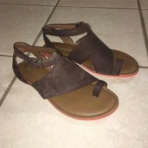 NWOT Koolaburra sandals